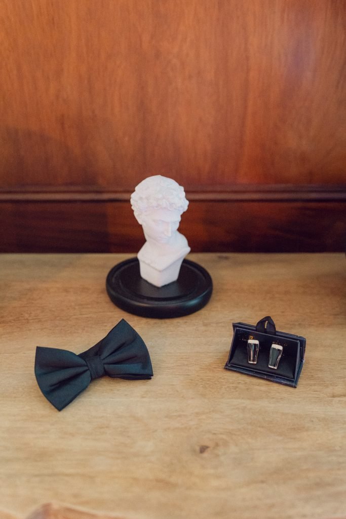 Groom’s bow tie and cufflinks before Vandelli Botanical Garden wedding