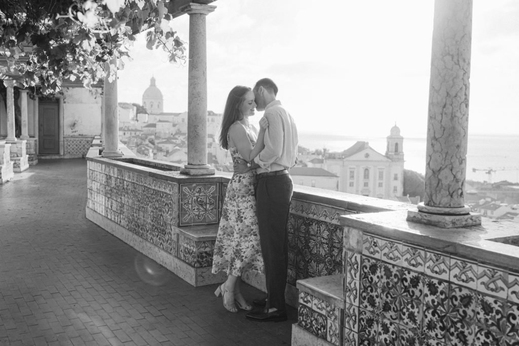 sunrise couples photoshoot lisbon